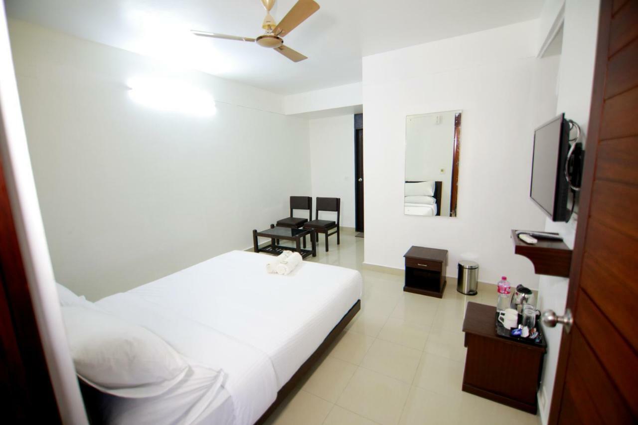 Ss Beach Resort Varkala Kültér fotó